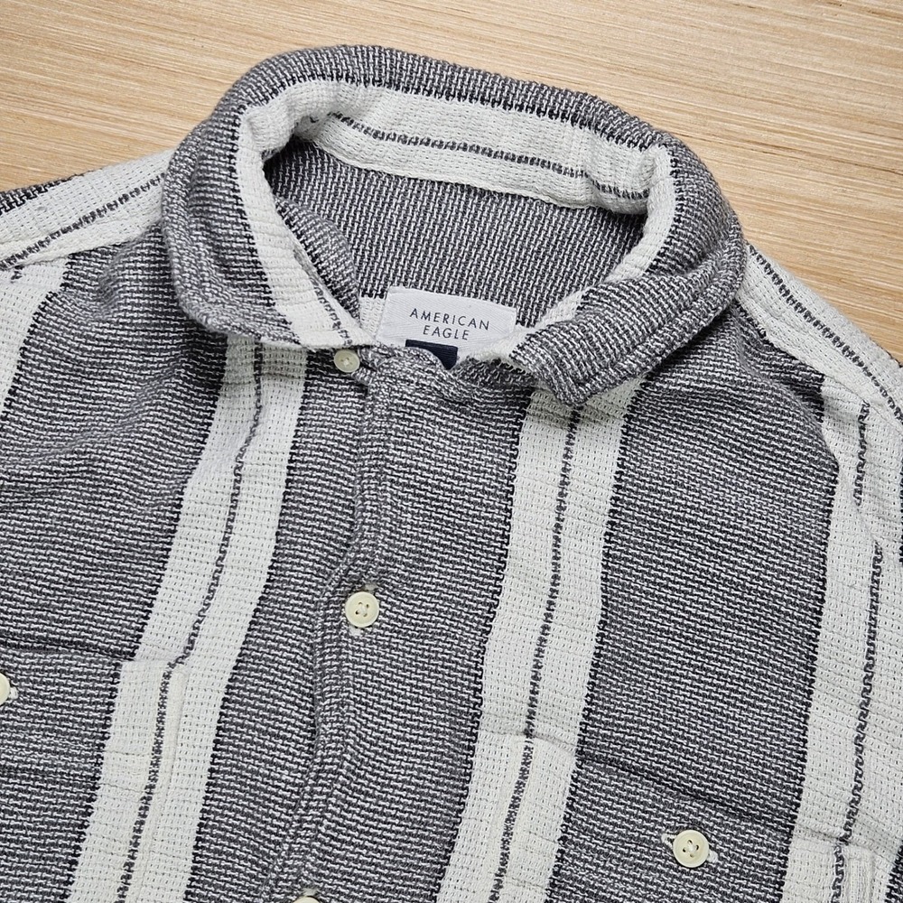 American Eagle Striped Textured Button Up Men M Gray‎ White Short Sleeve Shirt